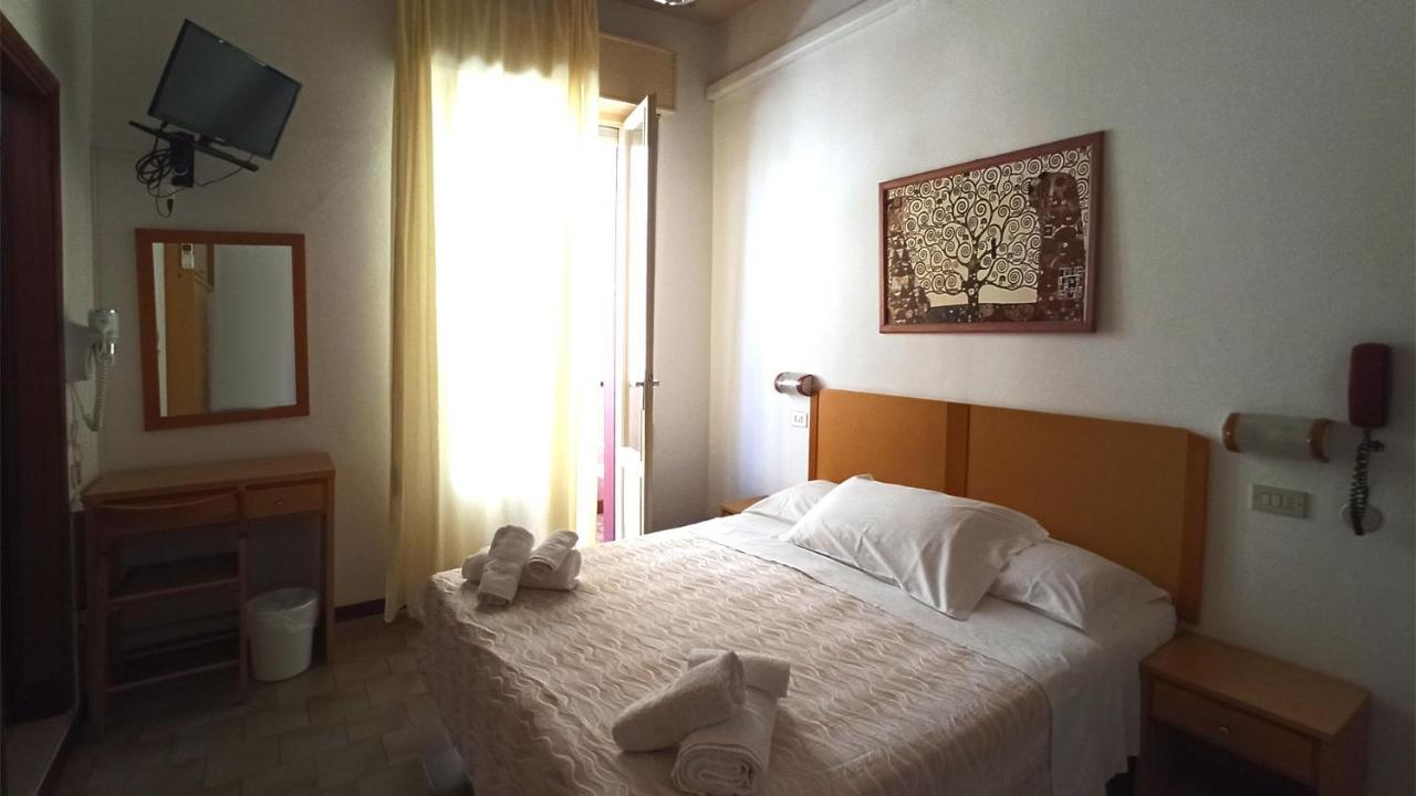Hotel La Caravella Bellaria-Igea Marina Exterior foto