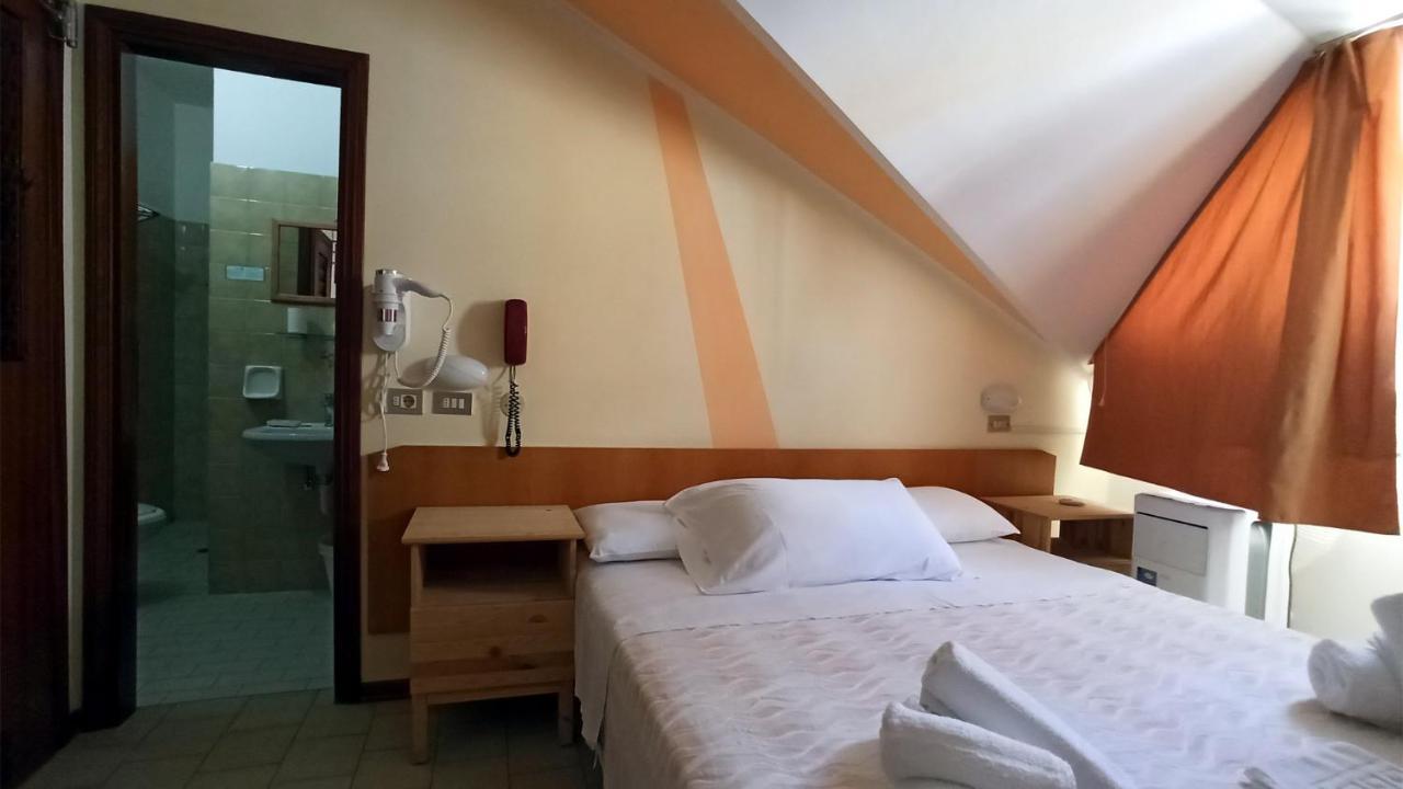 Hotel La Caravella Bellaria-Igea Marina Exterior foto