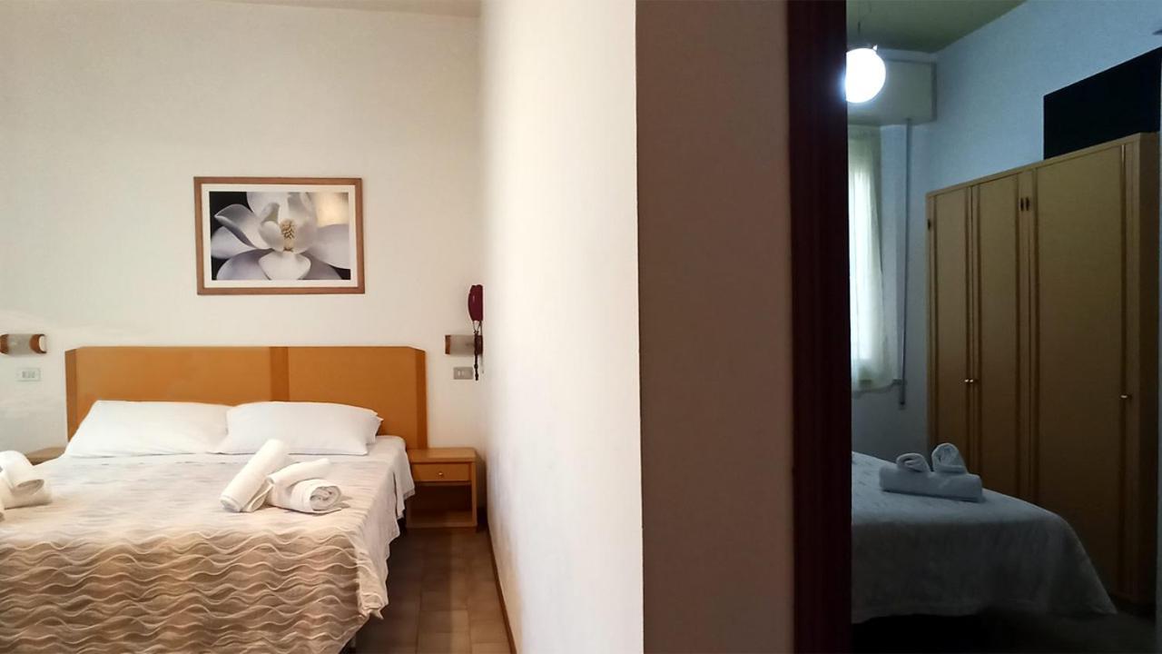 Hotel La Caravella Bellaria-Igea Marina Exterior foto