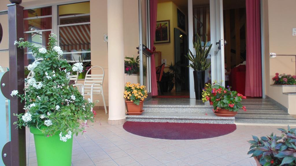 Hotel La Caravella Bellaria-Igea Marina Exterior foto