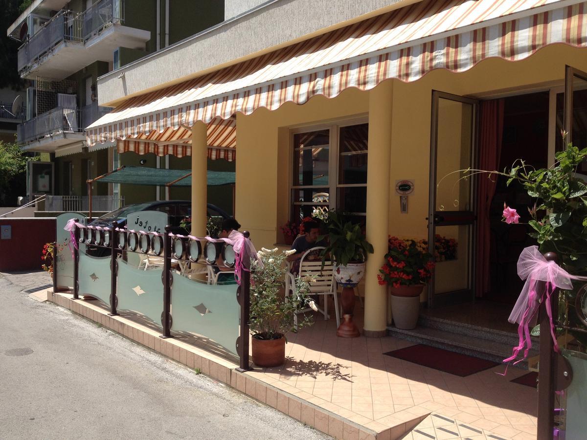 Hotel La Caravella Bellaria-Igea Marina Exterior foto